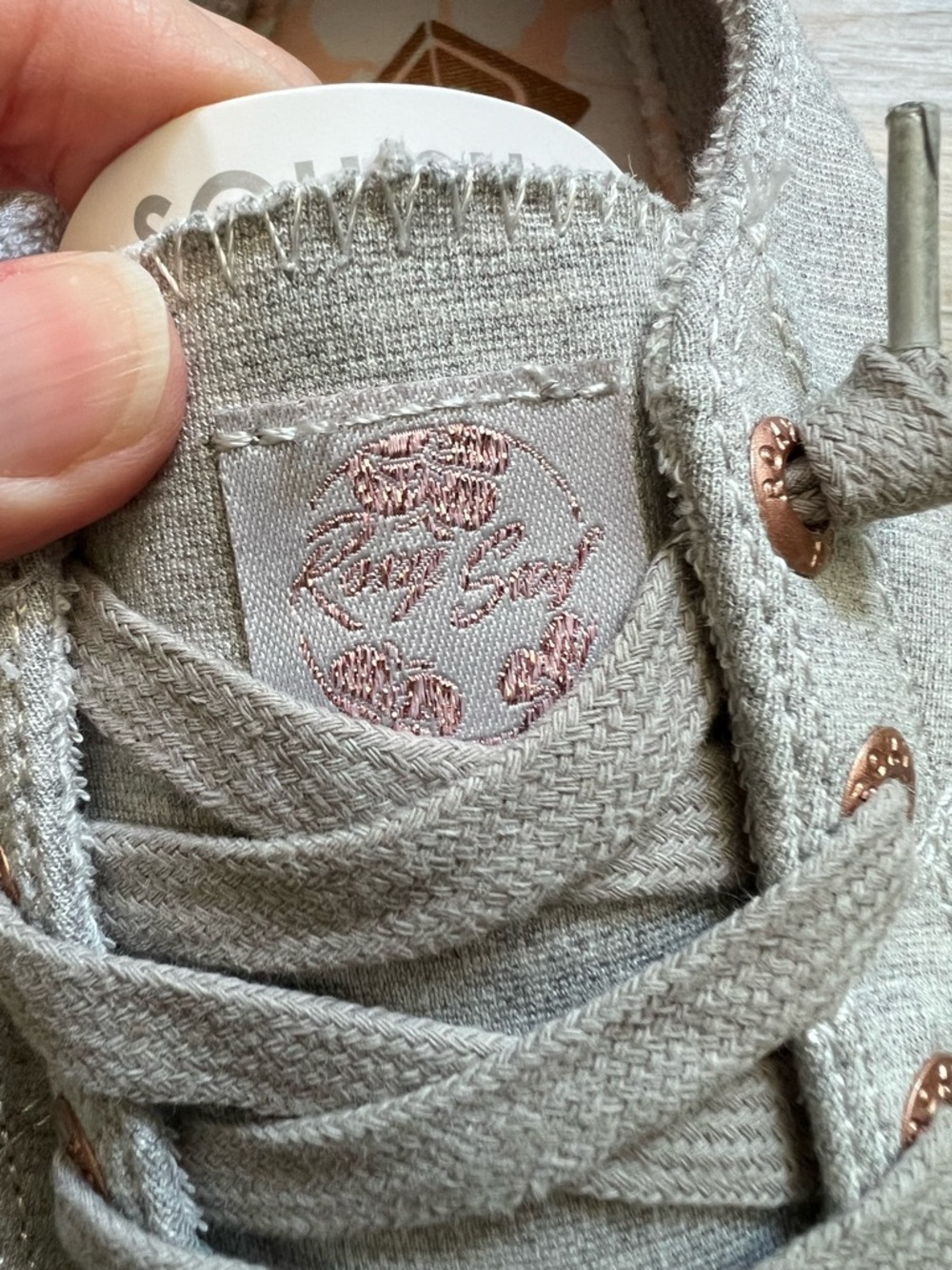 NWT! Roxy Bayshore Gray Knit Sneakers with Pink Accents - Picture 3 of 10